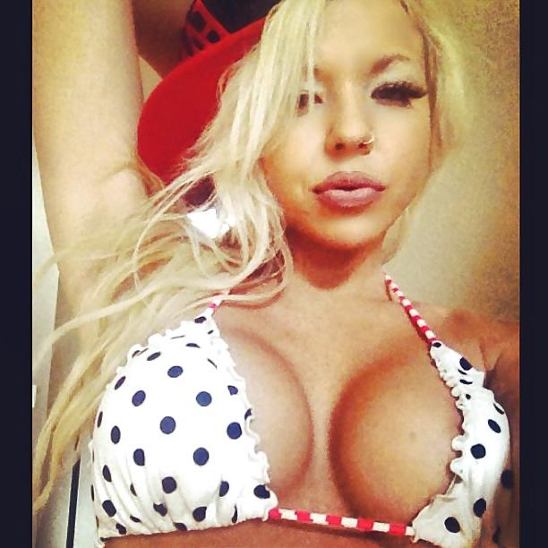 23P Courtney Argue (american singer) Instagram photos