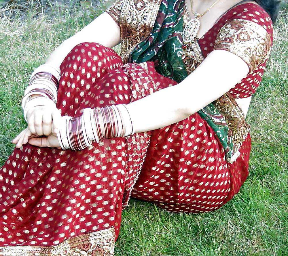 7P Sexy Indian Girl in Saree