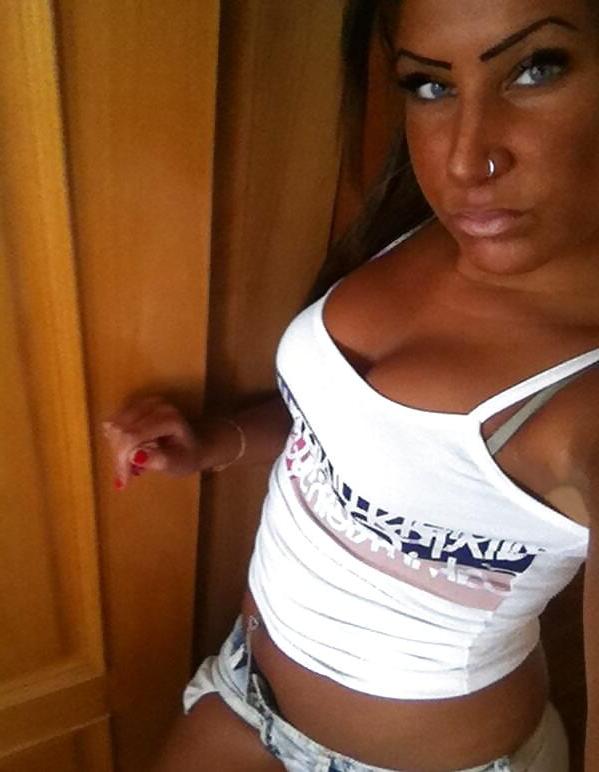 25P Busty arab babes and beurettes