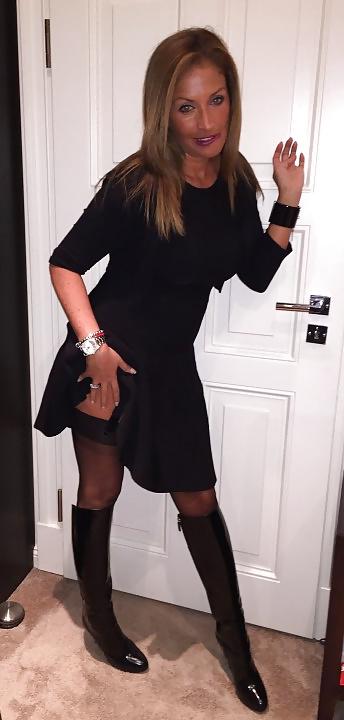25P Sexy greek milfs