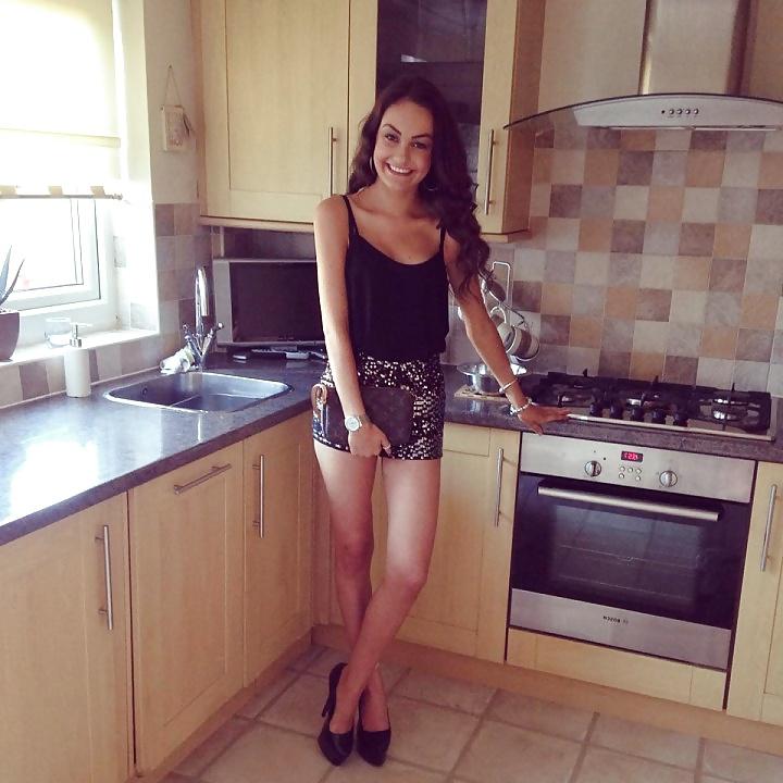 25P Sexy greek milfs