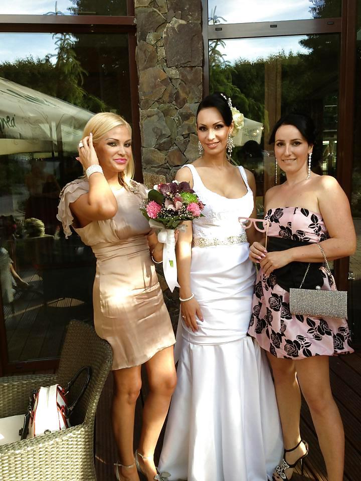 25P Sexy greek milfs