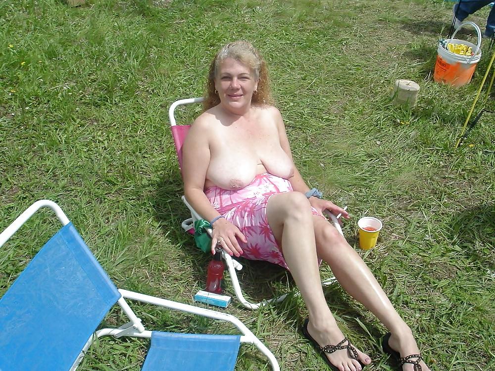 20P Mature women with saggy tits 5.