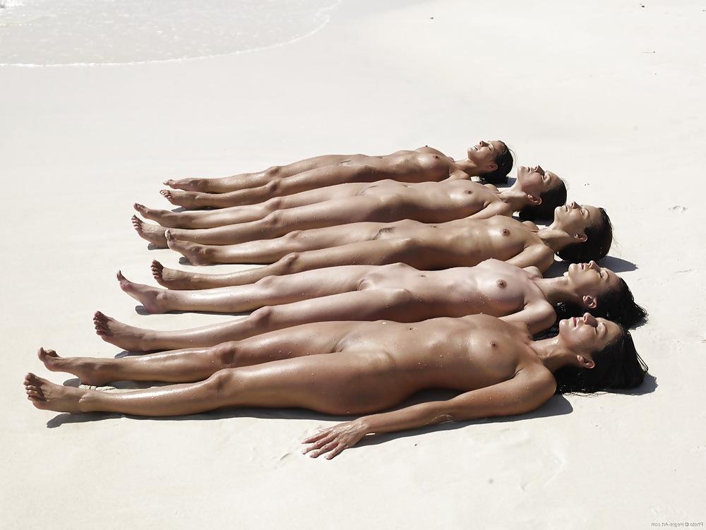 16P Hot Skinny Babes on the beach