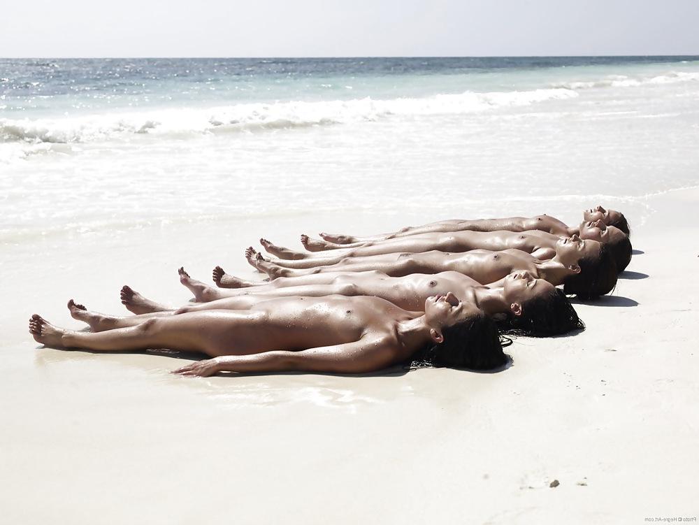 16P Hot Skinny Babes on the beach