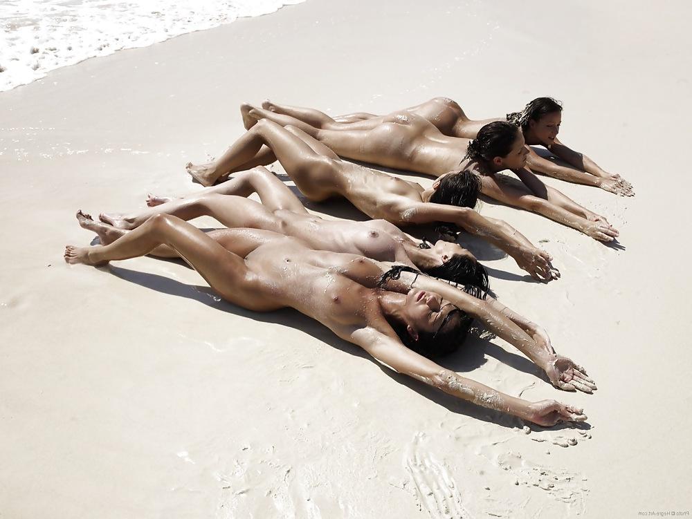 16P Hot Skinny Babes on the beach