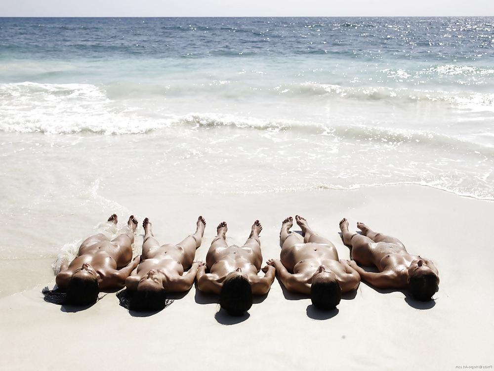 16P Hot Skinny Babes on the beach