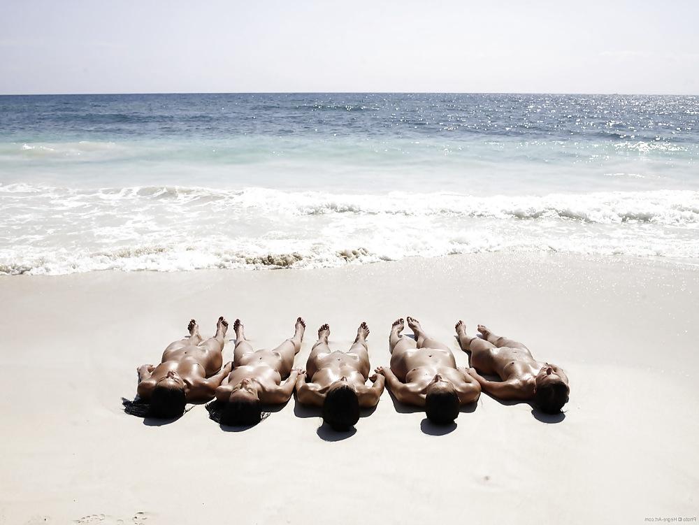 16P Hot Skinny Babes on the beach
