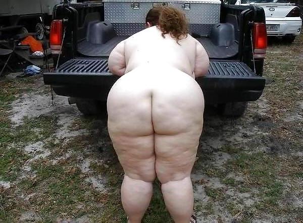 25P Natural Boobs & Asses in, ontop and by the Car! #1