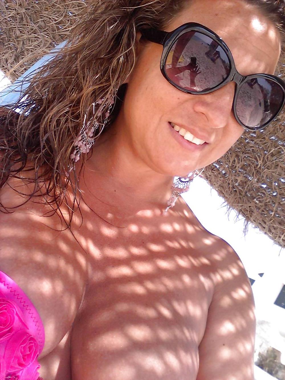 7P Big Boobs Milf