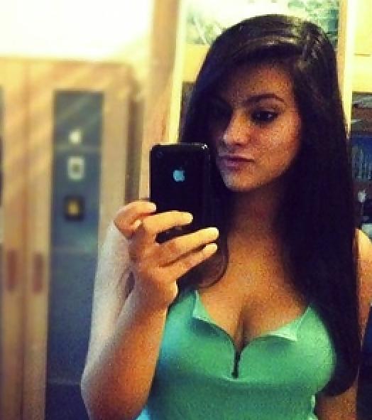 25P Slutty Italian girl with huge boobs