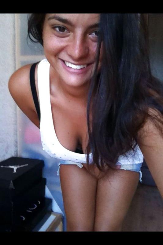 25P Slutty Italian girl with huge boobs