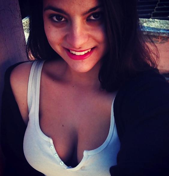 25P Slutty Italian girl with huge boobs