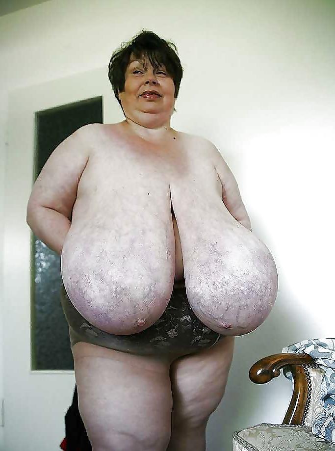 25P Big Boobs,Large Tittys.