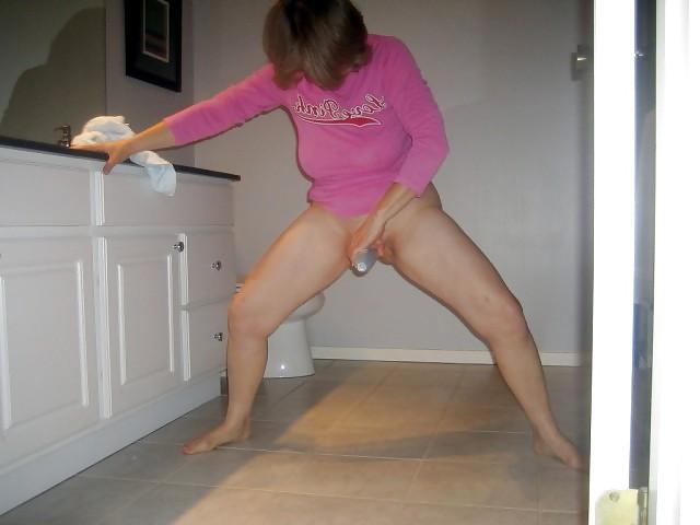 25P MarieRocks 50+ Masturbating Standing Up