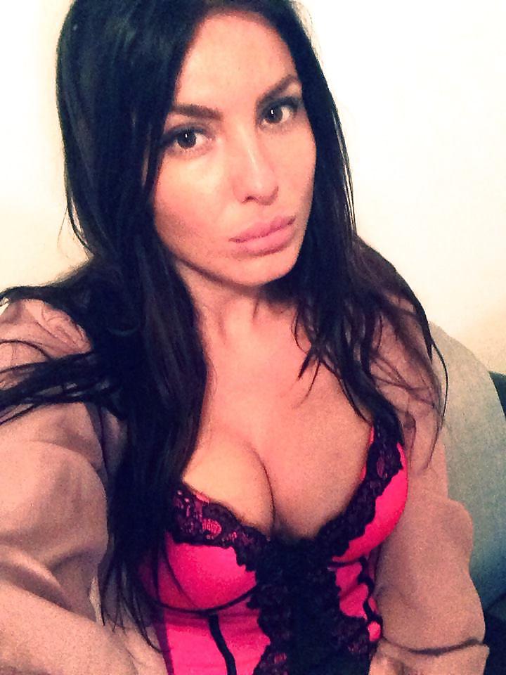 18P Sexy girl with huge boobs
