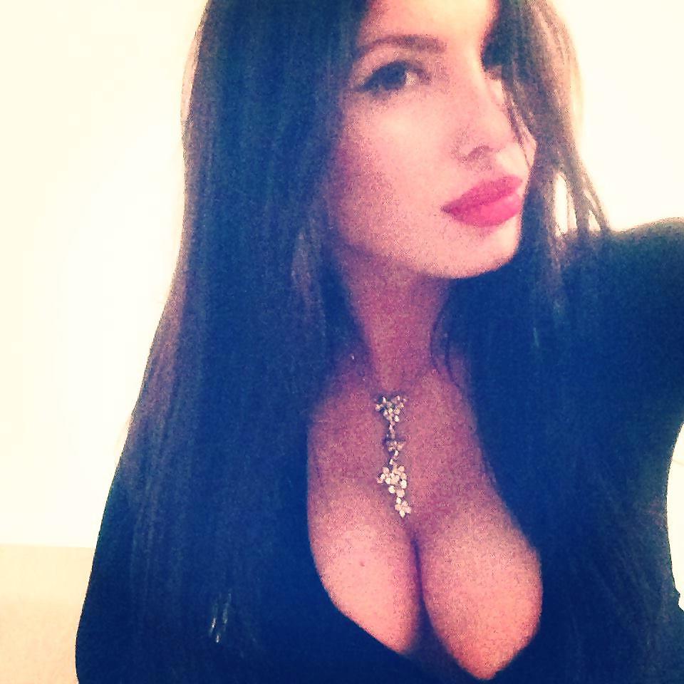 18P Sexy girl with huge boobs