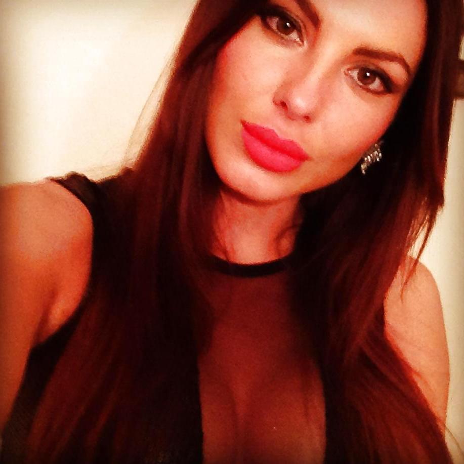 18P Sexy girl with huge boobs
