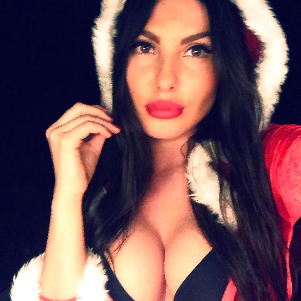 18P Sexy girl with huge boobs