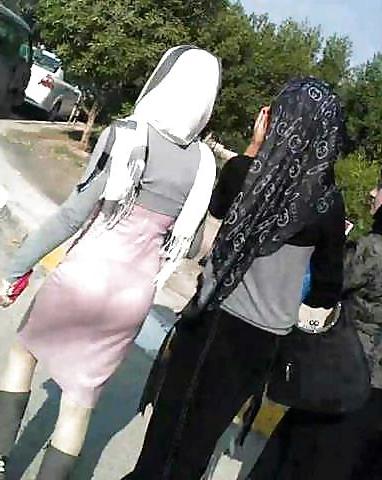 25P Girls Caught in Streets by Voyeur TROC