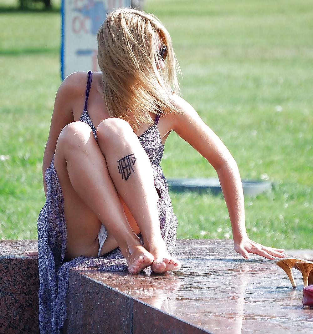 25P Girls Caught in Streets by Voyeur TROC