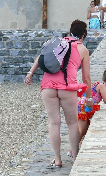 25P Girls Caught in Streets by Voyeur TROC
