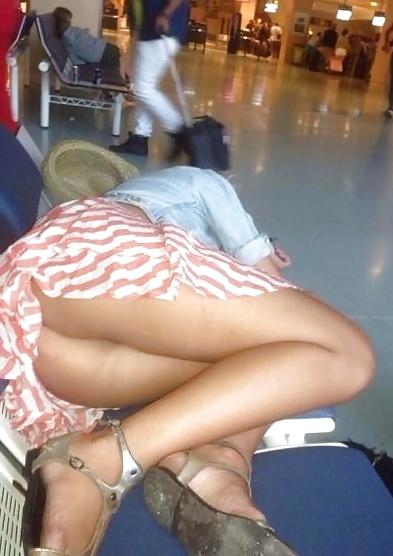 25P Girls Caught in Streets by Voyeur TROC
