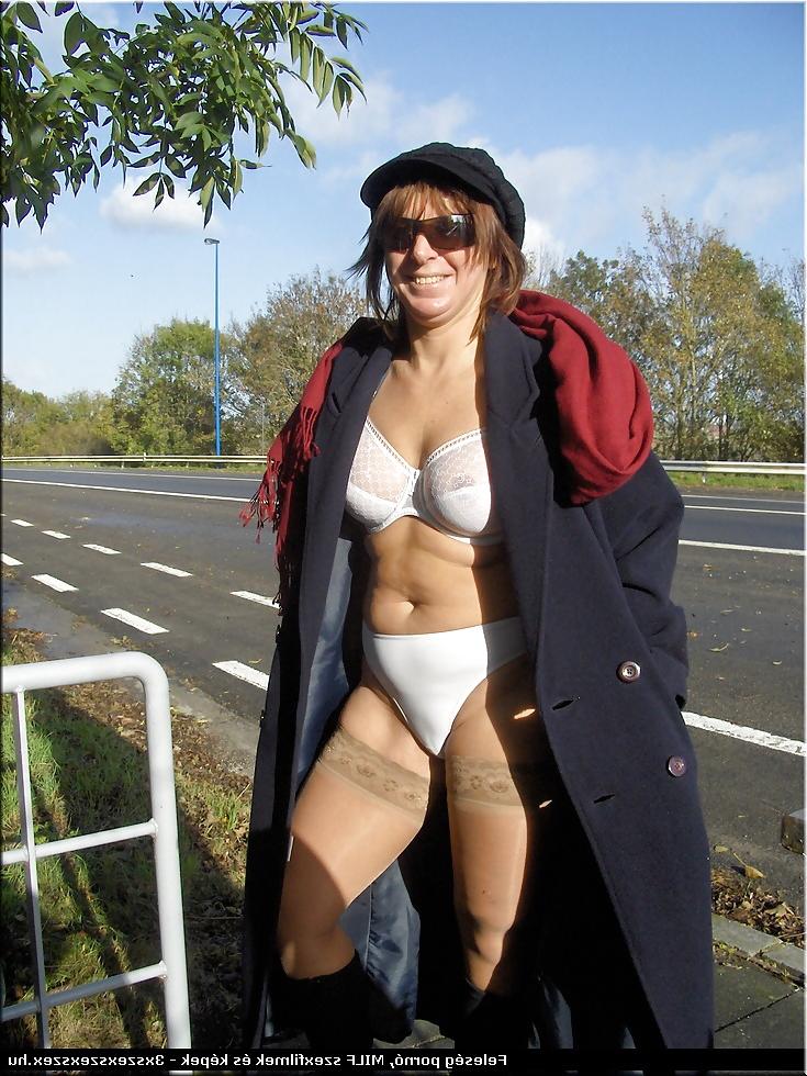 25P Voyeur milf