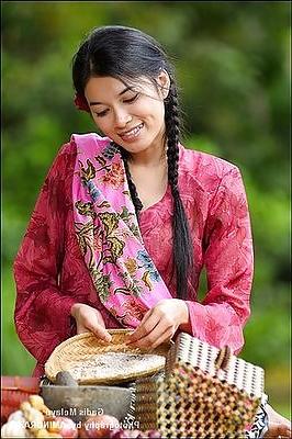 15P Indonesian Village Girl