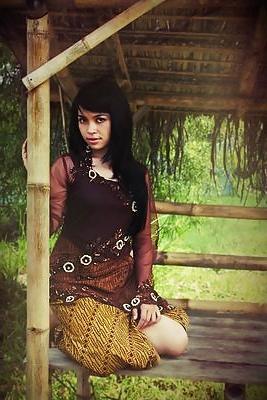 15P Indonesian Village Girl