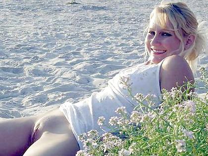 24P Bottomless Amateurs and MILFs