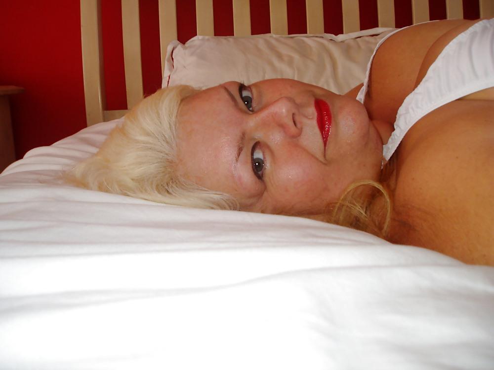 9P Married blond fuckmeat