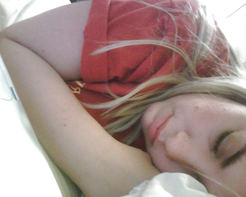 25P Pretty Amateur Blonde With Bog Boobs
