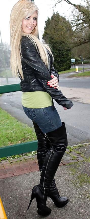 20P You like my boots slave !!!!!