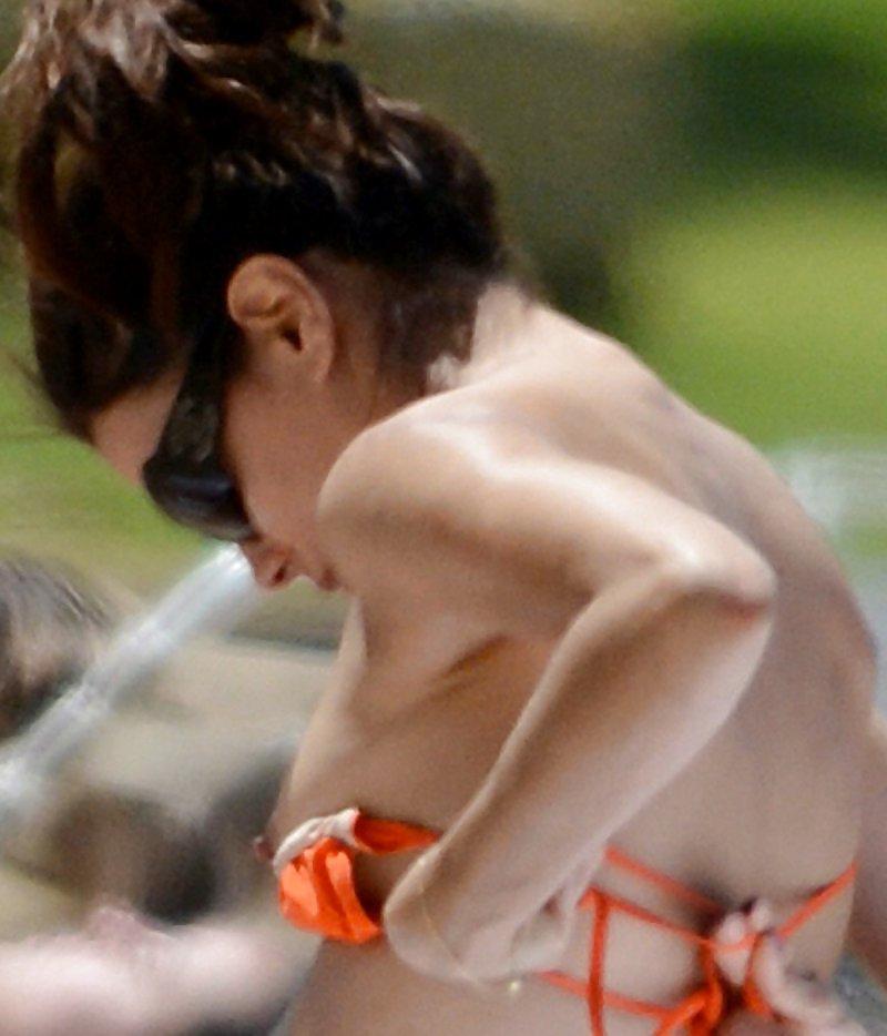 25P Beautiful Celebs Caught 7 by Voyeur TROC