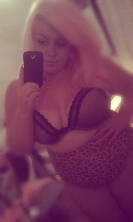25P Chubby girls, sexy Goths and big bellies