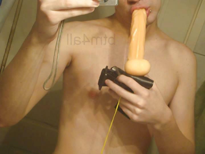 22P 21 years old Btm Gay sissy boy