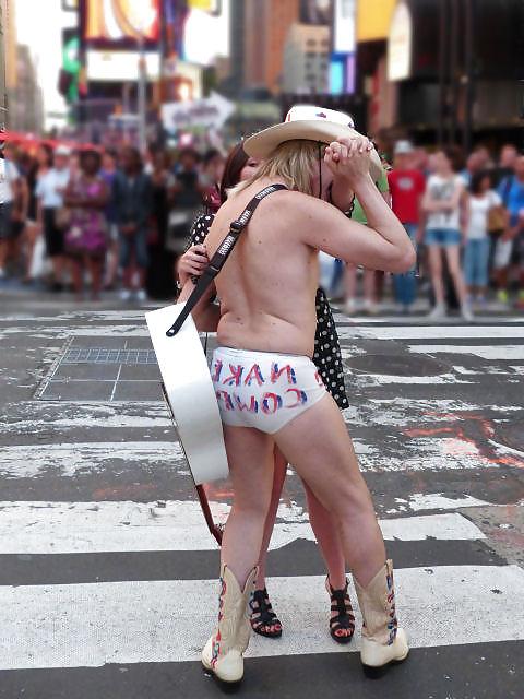 11P I  LOVE NEW YORK  CRAZY AND FUN PEOPLE TO TIMES SQUARE  