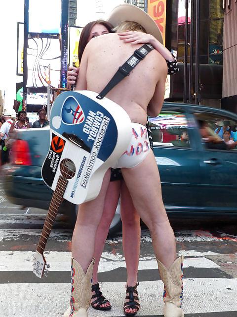11P I  LOVE NEW YORK  CRAZY AND FUN PEOPLE TO TIMES SQUARE  