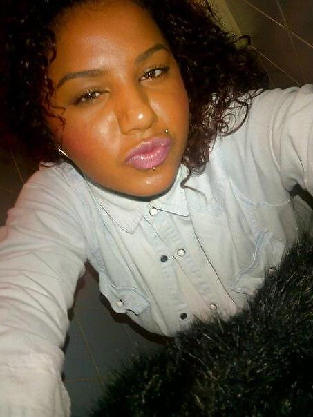 25P Sexy Chubby Ebony Slut UK London