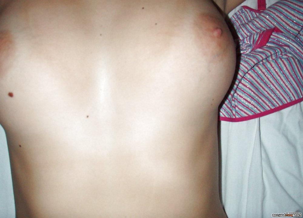 18P Cute amateur wife naked