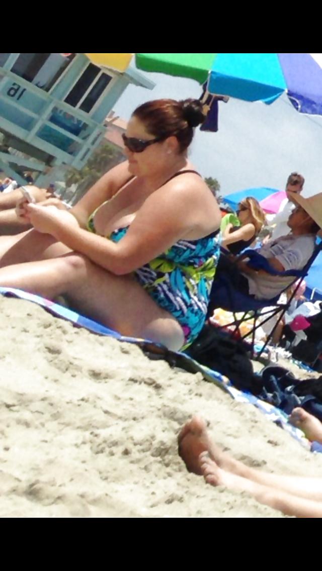 12P Venice candid boobs