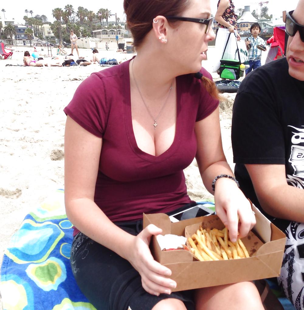 12P Venice candid boobs