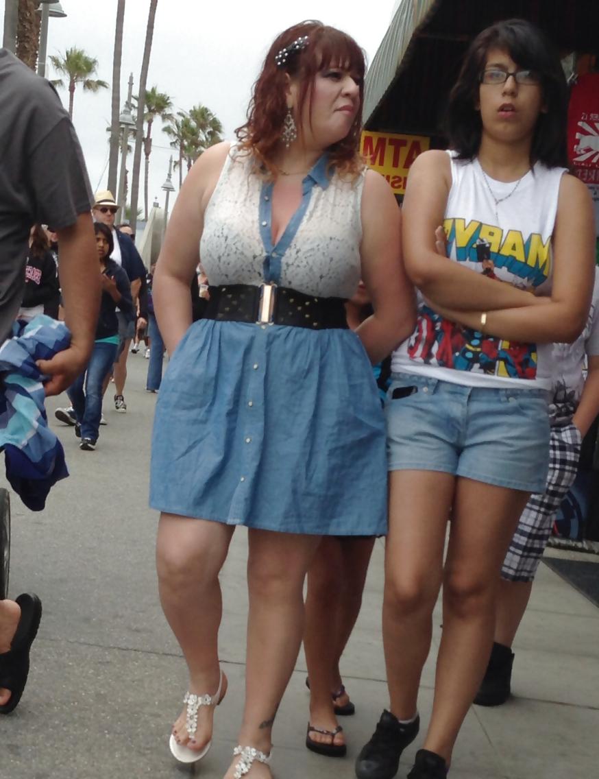 12P Venice candid boobs