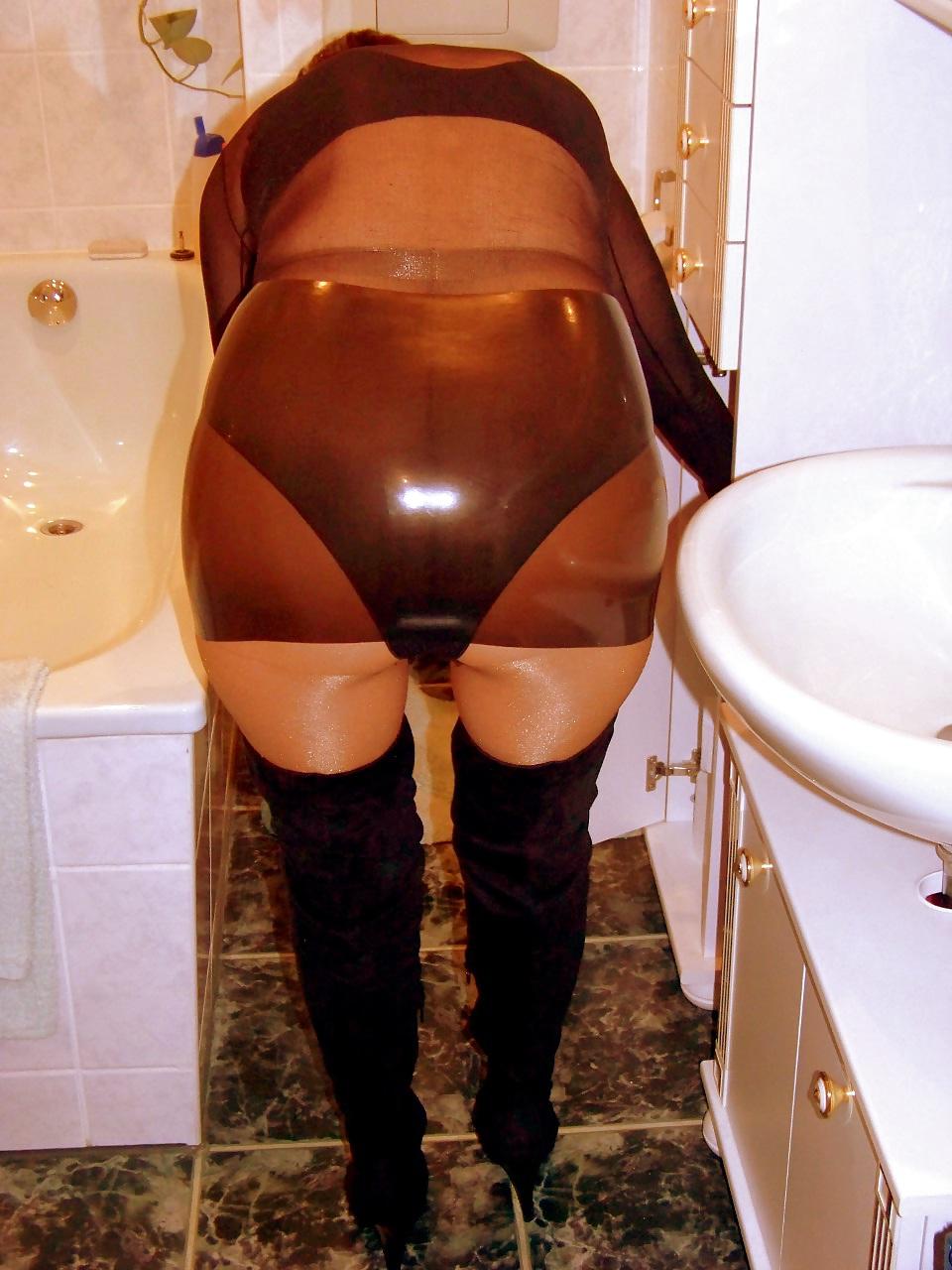 10P My wife with pantyhose, latex and overknee boots