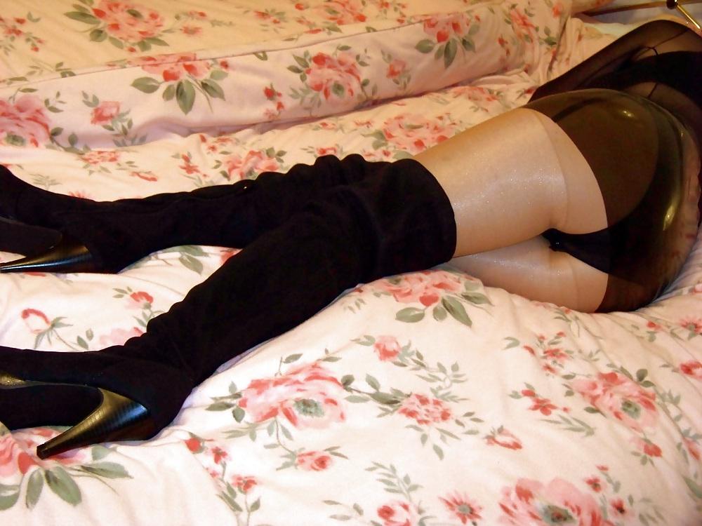 10P My wife with pantyhose, latex and overknee boots
