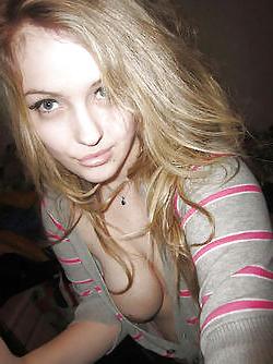 15P SISTERS PHONE - STOLEN SELFIES OF HER & FRIENDS