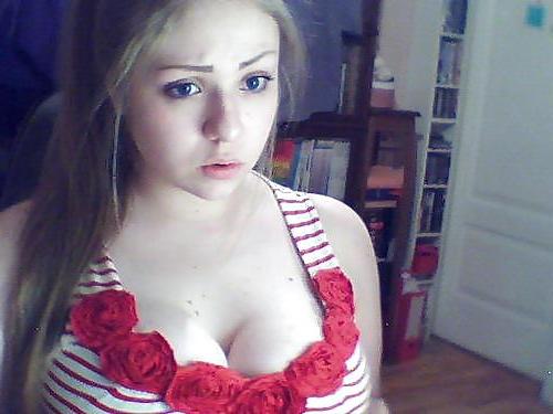 25P Big tit babe Xenia Muller