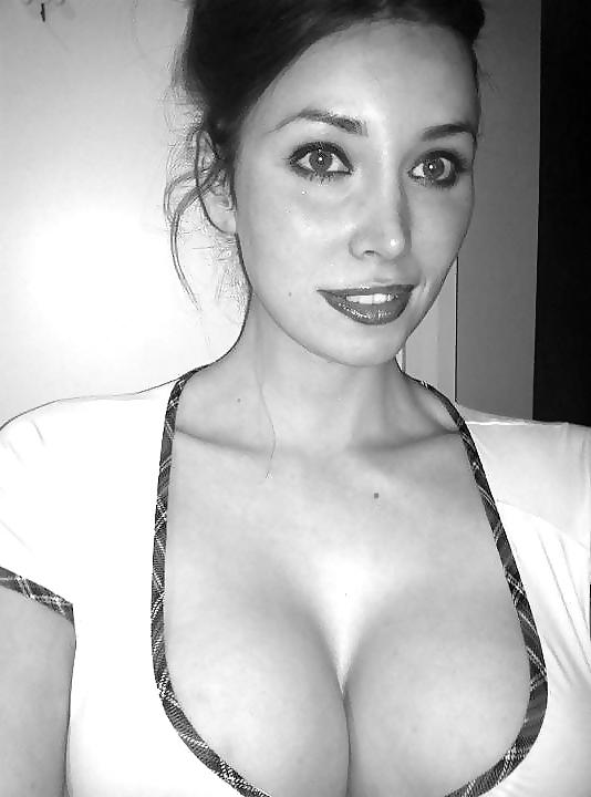 25P BOOBS LOVER