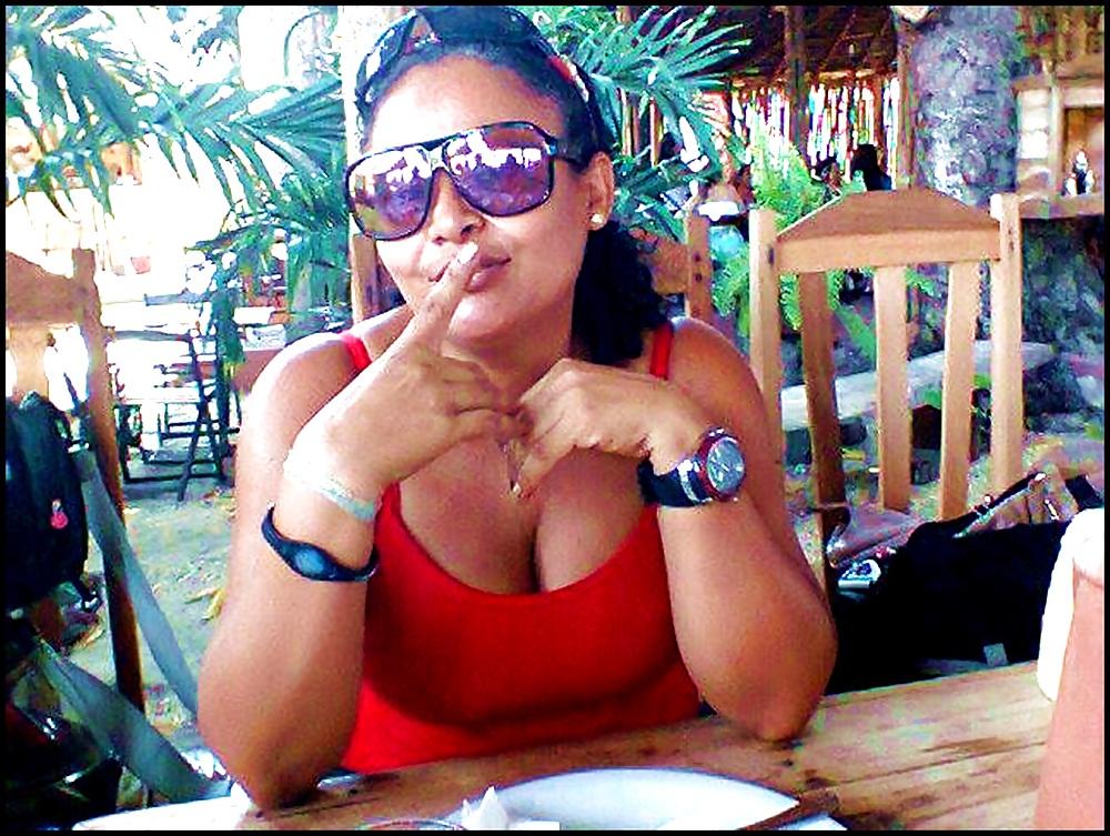 15P Sexy She is married 